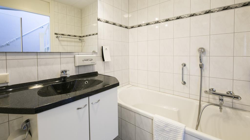 Twin Room Shower